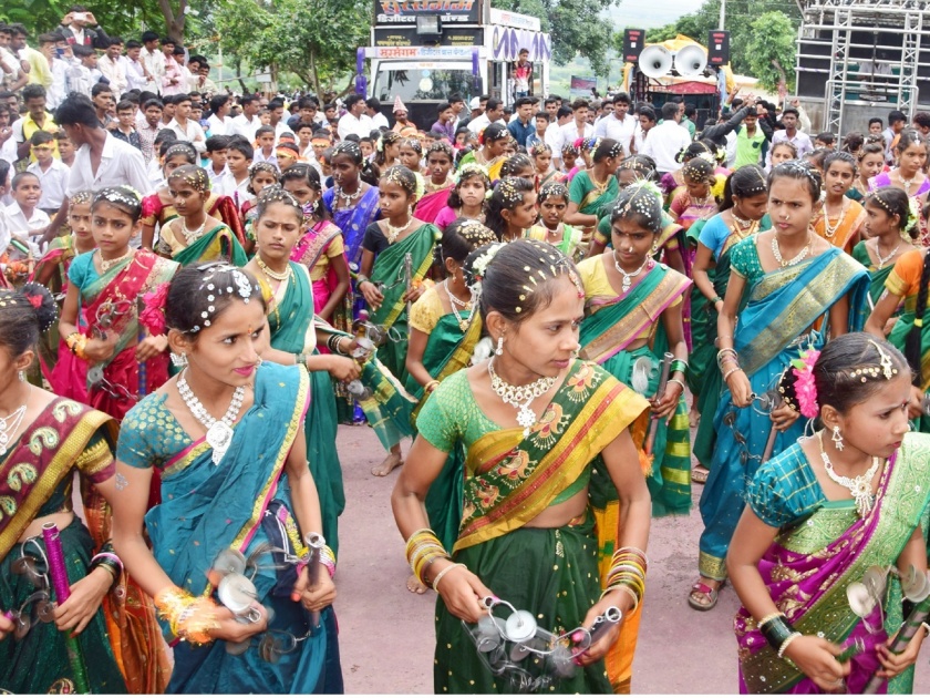 Navratri festival starts on Mohattadevi fort | मोहटादेवी गडावर नवरात्रौत्सवास प्रारंभ