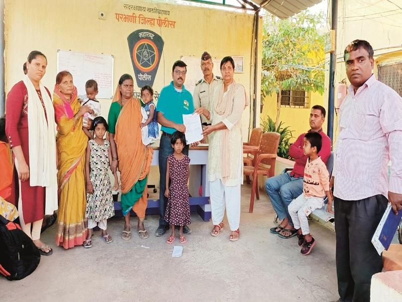 'Sai Aashram' in Shirdi adopted orphaned children from Kupata | कुपटा येथील अनाथ बालकांना शिर्डीतील ‘साई आश्रय’चा आधार