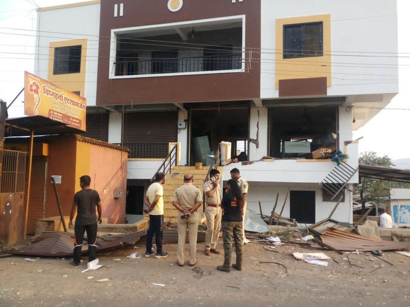 Bomb explosion in Paud forest area office in pune | पौडमधील वन क्षेत्रपाल कार्यालयात बॉम्बस्फोट