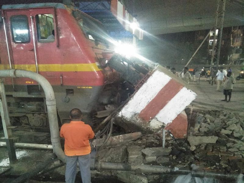 pawan express engine Lokmanya Tilak Terminus platform | घसरलेले रेल्वे इंजिन स्टॉपरवर धडकले