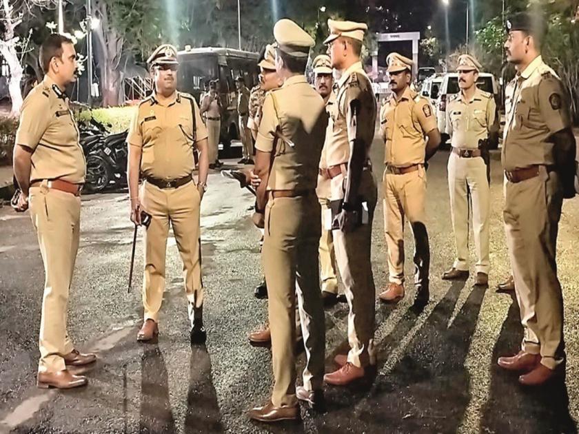 Police will be on 24-hour guard for 22 days; A large force has been deployed for the security of the 'strong room' | पोलिस २२ दिवस करणार २४ तास खडा पहारा; ‘स्ट्राँग रुम’च्या बंदोबस्तासाठी मोठा फौजफाटा तैनात