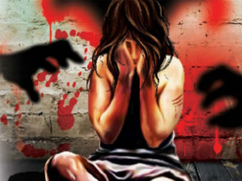 Police officer rapes young woman in jalgaon mac | धक्कादायक! पोलीस कर्मचाऱ्याचा तरुणीवर बलात्कार; विवाहानंतर फुटले बिंग