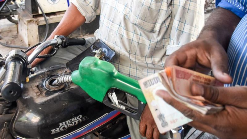 The pump operators are ready to sell petrol and diesel in liter | पंपचालक पेट्रोल-डिझेल लिटरमध्ये विकण्यास तयार