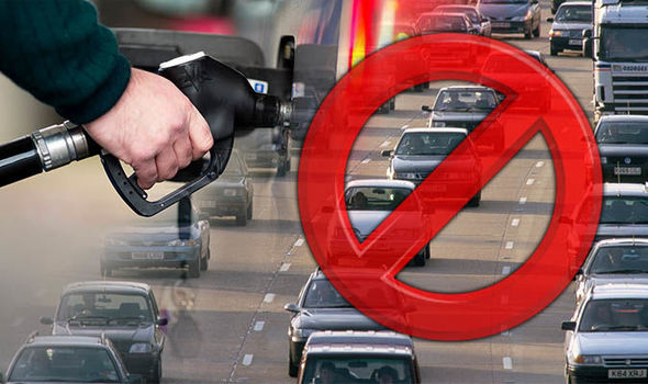govt does not intend to ban petrol & diesel vehicles Says Nitin Gadkari | पेट्रोल-डिझेल वाहनांवर बंदी?; केंद्रीय मंत्री नितीन गडकरींनी केलं स्पष्ट, म्हणाले की...