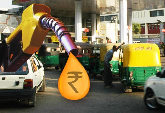 Petrol, diesel prices rise; The rupee fell by 16 paise | पेट्रोल, डिझेलच्या किमतीत वाढ; रुपयाही 16 पैशांनी घसरला
