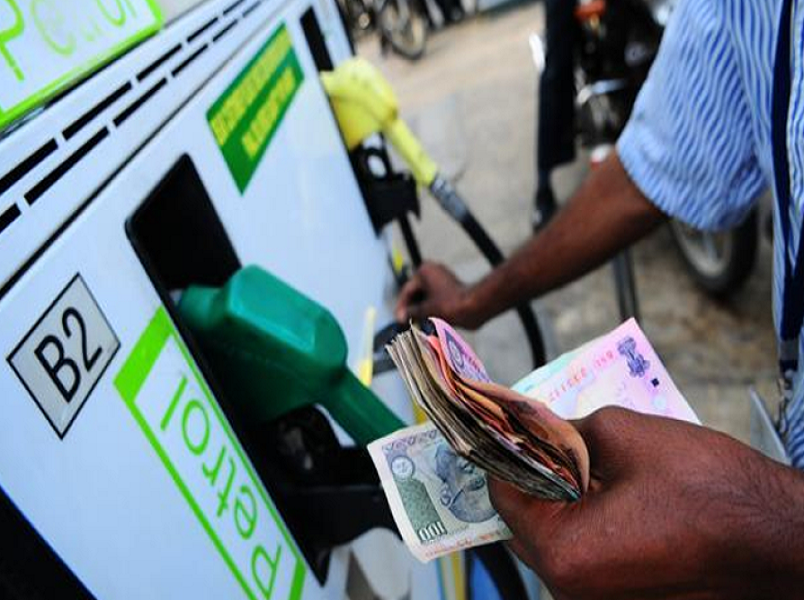 Fuel price hike again; Petrol 1 rupee 17 paise away from hundreds | पुन्हा इंधन दरवाढ; शंभरीपासून पेट्रोल १ रुपया १७ पैसे दूर