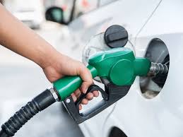Fuel prices will decline after coming to GST, Mungantiwar's information | जीएसटी कक्षेत आल्यावर इंधन किमती कमी होणार, मुनगंटीवार यांची माहिती  