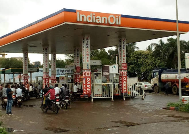 punjab government approves proposal to set up 12 retail outlets of indian oil corp on jail land | मस्तच! 'या' राज्यात जेलच्या जमिनीवर उभे राहणार Petrol Pump; 400 कैद्यांना मिळणार काम
