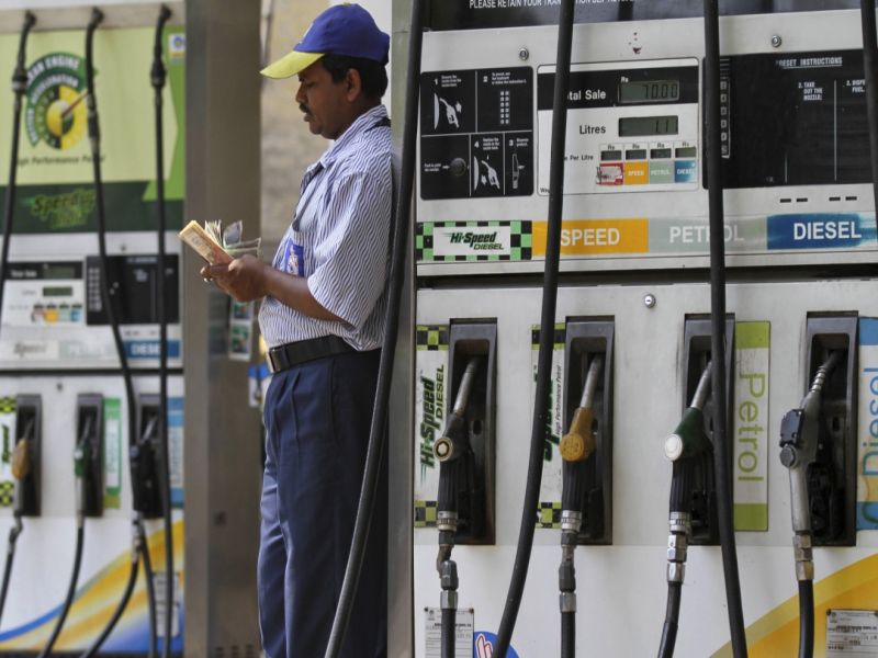 Petrol prices continue to rise Rs 89 97 in Mumbai | इंधन दरवाढ सुरुच! पेट्रोल शतकापासून 10 रुपये दूर; तर डिझेलची 80 रुपयांच्या दिशेनं कूच