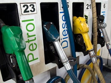 Petrol, diesel price rise in mumbai and delhi | सर्वसामान्यांच्या खिशावर दरवाढीचा भार; पेट्रोलची 87 रुपयांच्या दिशेनं वाटचाल