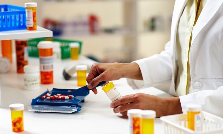 Action against drug dealer without doctor's prescription | डॉक्टरांच्या चिठ्ठीविना औषधांची विक्री करणाऱ्यावर कारवाई