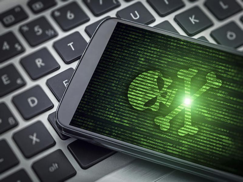 Tips to protect your smartphone from hackers | हॅकिंगपासून बचाव करायचा असेल तर स्मार्टफोनमध्ये करु नका ही कामे!