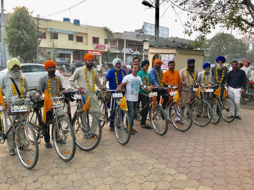 Welcome at Washim cyclist from Punjab to Nanded | पंजाब ते नांदेड प्रवास करणाऱ्या सायकलस्वारांचे वाशिम येथे स्वागत