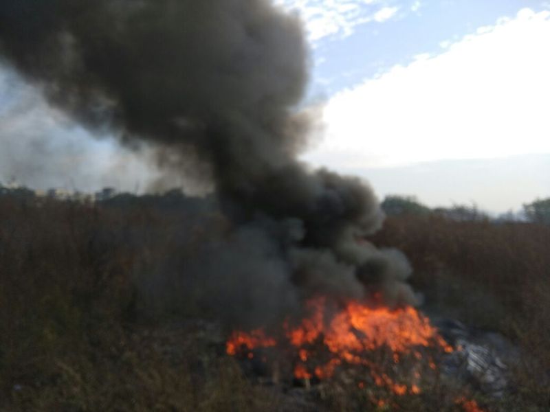 fire took place at Pimpri Chinchwad | पिंपरी चिंचवड : केमिकल कंपन्यांतील टाकाऊ साहित्याला लागली भीषण आग