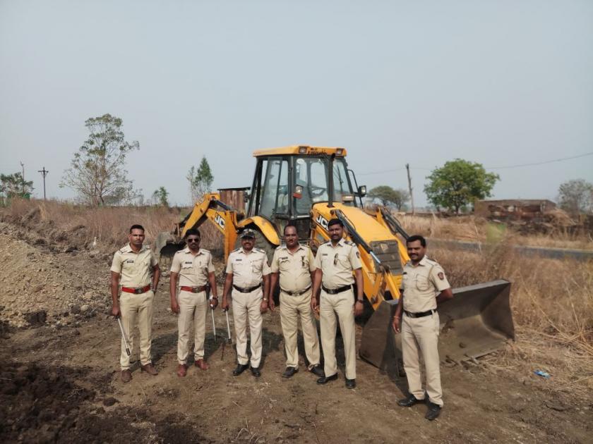 Pipeline Work underr police protection due to opposition of farmers | पैनगंगा बॅरेजसचे पाणी वाशिमसाठी ; शेतकरी विरोधामुळे पोलीस बंदोबस्तात काम