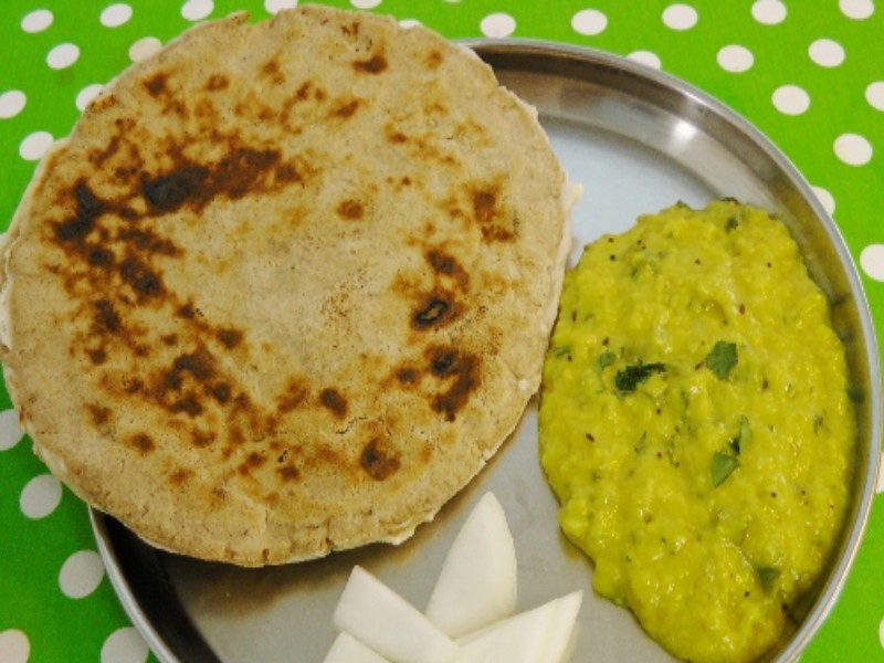 These are the benefits of eating Bajarichi Bhakari | हे आहेत थंडीत बाजरीची भाकरी खाण्याचे फायदे 