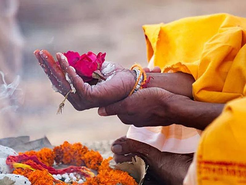 Pitru Paksha 2019 what are religious beliefs about pitru paksha | पितृपक्ष भाद्रपद वद्यातच का?... शास्त्र काय सांगतं जाणून घ्या