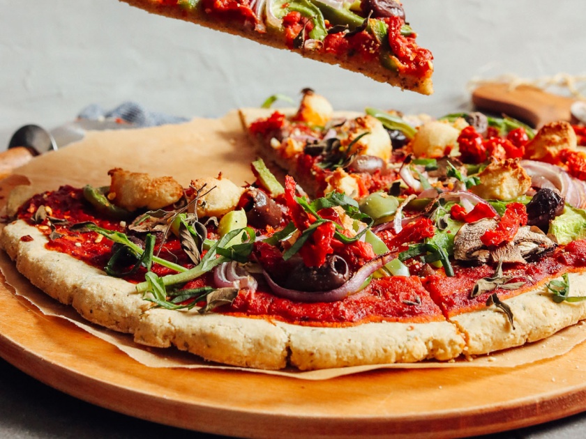 Pizza eating boost your productivity levels says research | काम करण्याची क्षमता वाढविण्यासाठी बिनधास्त पिझ्झा खा!