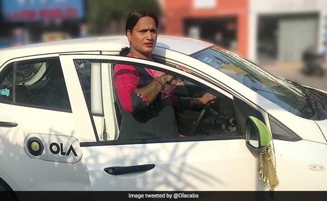 Just different; India's first Transgender taxi driver, Meghna Sahu | जरा हटके; भारतातील पहिली टॅक्सीड्रायव्हर ट्रान्सजेंडर, मेघना साहू