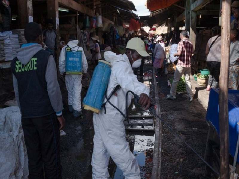 Madagascar's 'Black Death' threatens to spread among neighboring countries; Plague's 124 victims | मादागास्करचा 'ब्लॅक डेथ' शेजारील देशांमध्ये पसरण्याचा धोका ; प्लेगचे 124 बळी