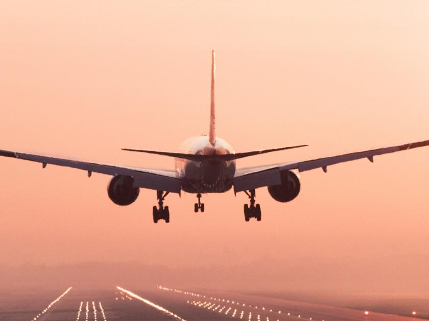  Air travel fares in the summer decrease by 9 percent; Cheaper demand | उन्हाळ्यात हवाई प्रवास भाड्यात ९ टक्के घसरण; मागणी वाढूनही स्वस्ताई