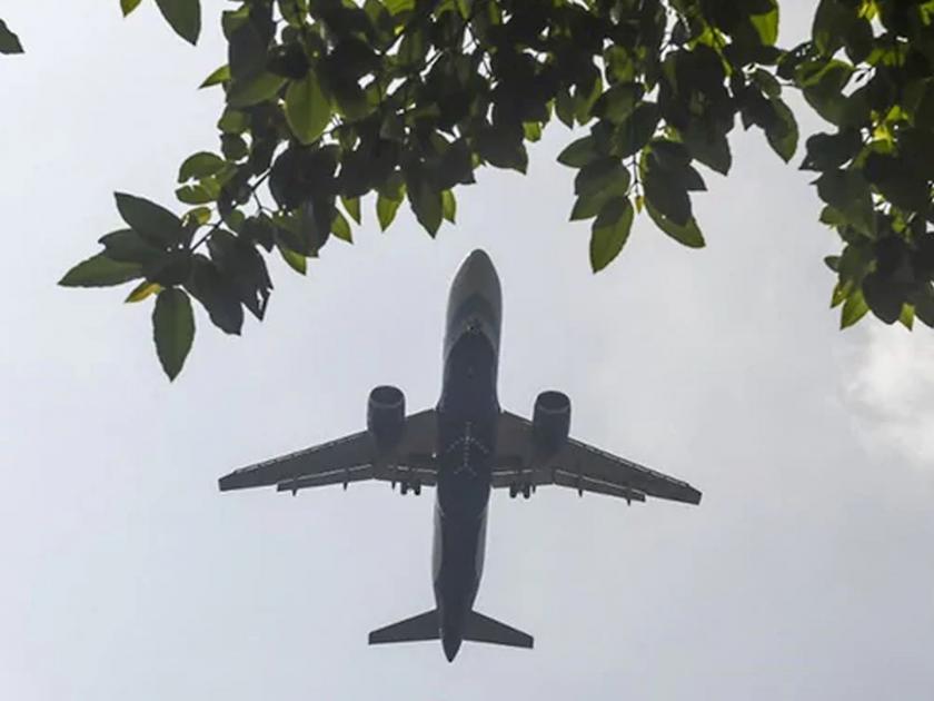 india extends suspension of flights to and from uk after new coronavirus strain found | कोरोनाच्या नव्या स्ट्रेननं टेन्शन वाढवलं; मोदी सरकारनं घेतला महत्त्वाचा निर्णय