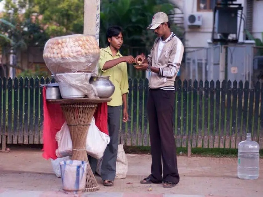 Kanpur 256 people selling paan,chaat samosas turned out to be millionaires revealed in investigation | OMG! पाणीपुरी, वडापाव अन् पान विकणाऱ्यांनी जमवली कोट्यवधींची ‘माया’; आकडा ऐकून हैराण व्हाल!