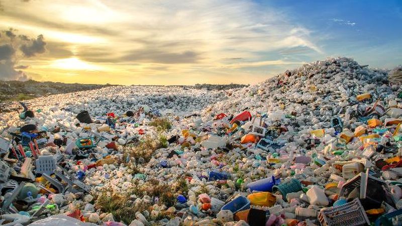 10% to 12% of plastics in Nagpur solid waste | नागपुरातून निघणाऱ्या घनकचऱ्यात १० ते १२ टक्के प्लास्टीक