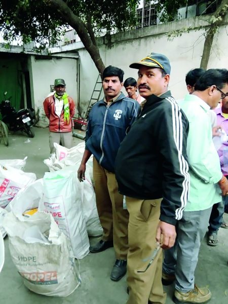 408 kg of plastic seized in Nagpur | नागपुरात  ५० हजारांचे ४०८ किलो प्लास्टिक जप्त