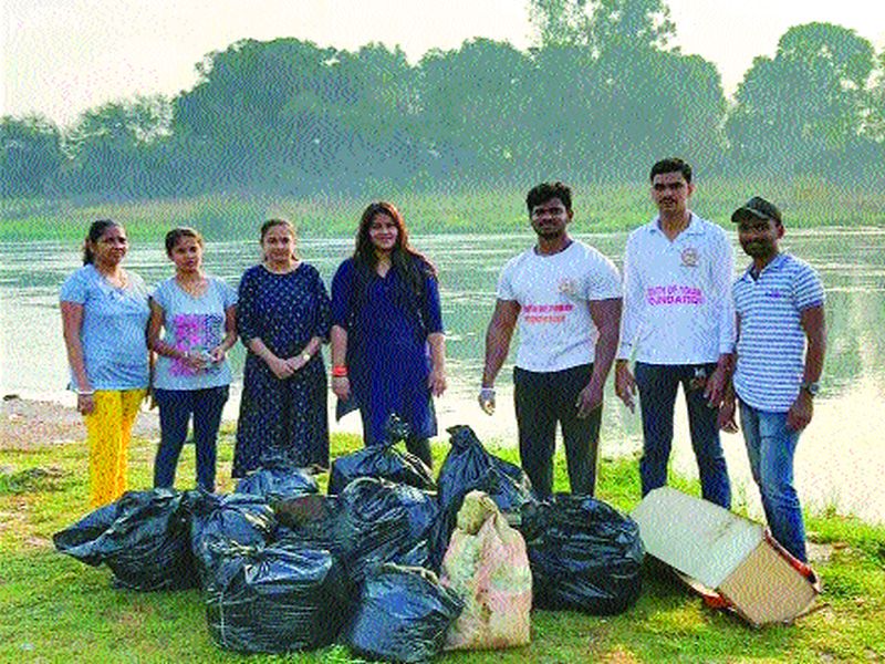Society Media base for cleanliness of Ulhasan | उल्हासनदीच्या स्वच्छतेसाठी समाज माध्यमाचा आधार