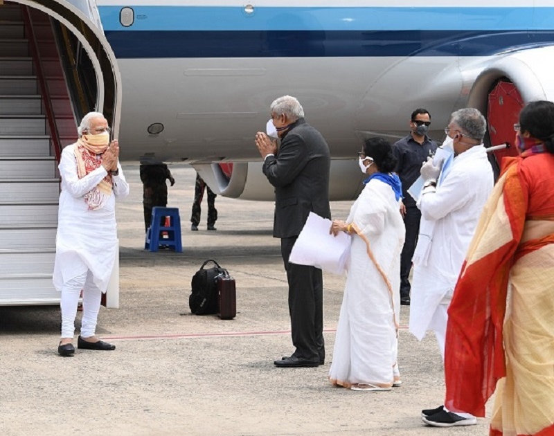 Rs 1,000 crore aid to West Bengal; PM Modi's announcement after aerial inspection | पश्चिम बंगालला १००० कोटींची मदत; हवाई पाहणीनंतर पंतप्रधान मोदी यांची घोषणा