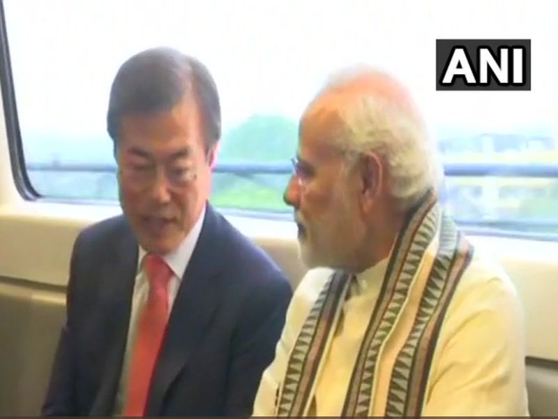South Korean President metro travels with Narendra Modi | दक्षिण कोरियाच्या राष्ट्रपतींचा नरेंद्र मोदींसोबत मेट्रोने प्रवास 
