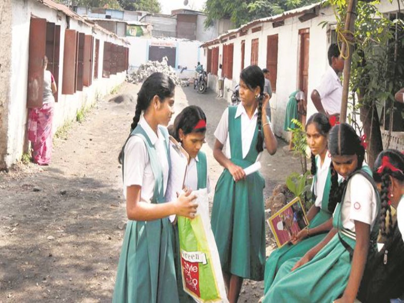 Students of municipal schools will get free sanitary napkins | महापालिकेच्या शाळांमधील विद्यार्थिनींना मिळणार विनामुल्य सॅनिटरी नॅपकिन