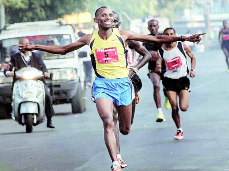Ethiopia's 'Attlee Debate' was the 33rd Pune Marathon Award winner | इथोपियाचा 'अटलाव डेबेट' ठरला 33 व्या पुणे मॅरेथॉन 'विजयाचा मानकरी'