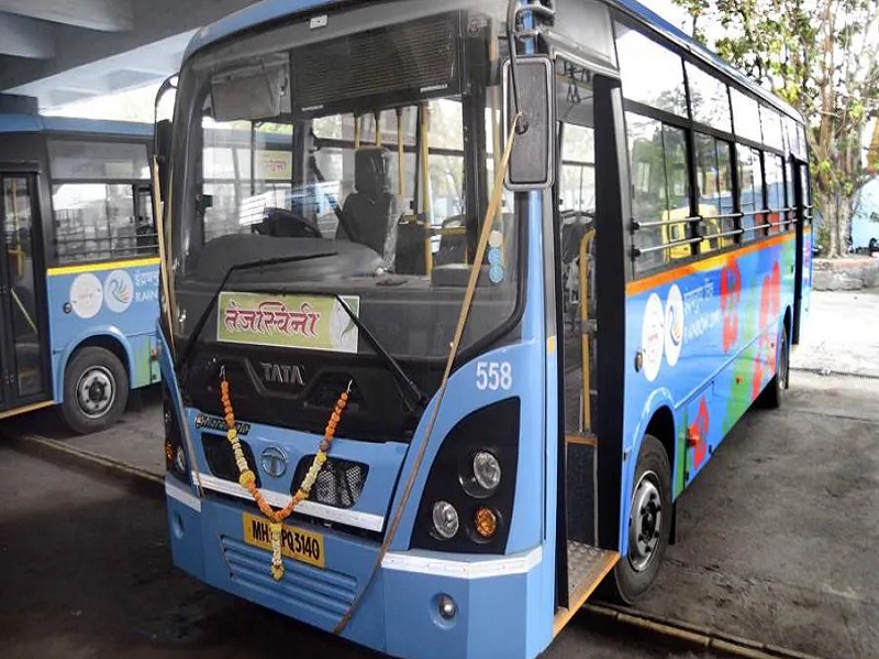 diesel theft from pmpml bus by security guards in pune | पुण्यात सुरक्षारक्षकाकडून PMPMLच्या बसमधील डिझेलची चोरी