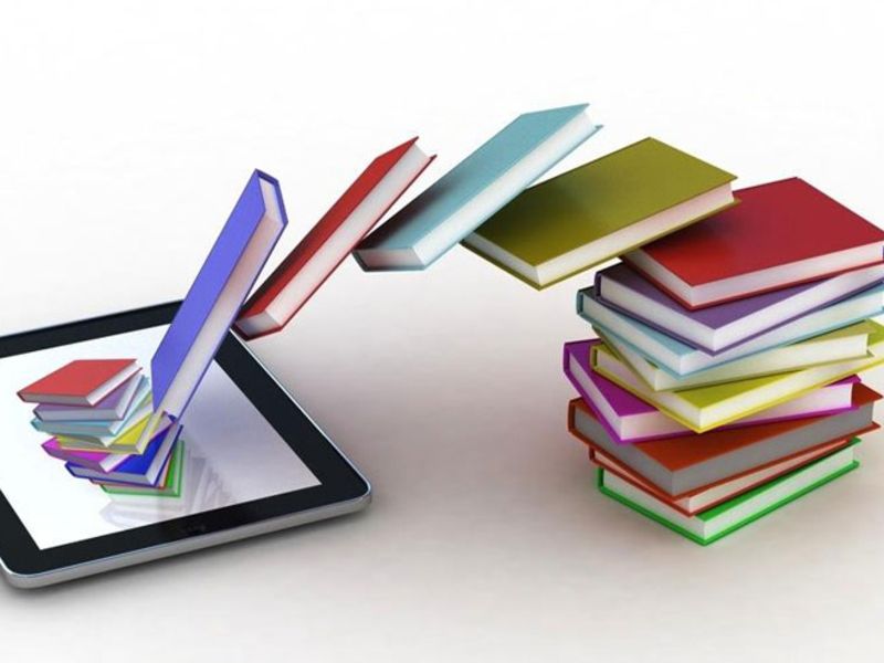 'Digitization' hands in libraries | ग्रंथालयांना ‘डिजिटायझेशन’चा हात