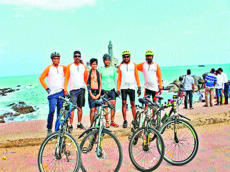 Pune-Kanyakumari Safar on the bicycle of the professors | प्राध्यापकांची सायकलवर पुणे-कन्याकुमारी सफर