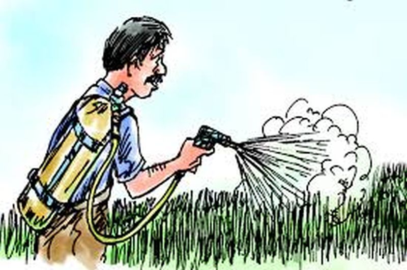 Two farmer  poisoning by Spraying pesticides in field | दोन शेतकऱ्यांना फवारणीतून विषबाधा