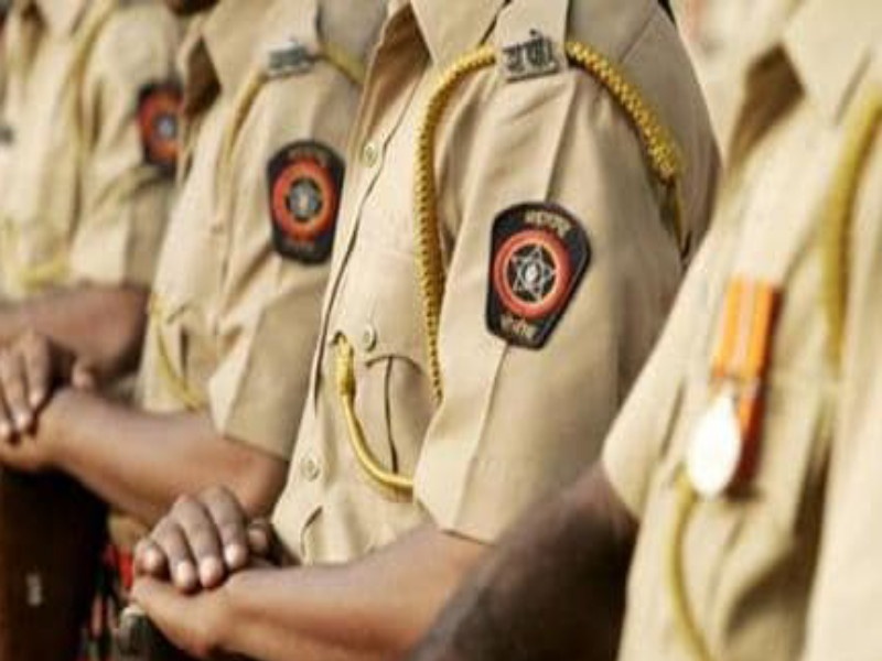 Transfers of 45 police inspectors in Pune; Extension to some | पुण्यातील ४५ पोलीस निरीक्षकांच्या बदल्या; काही जणांना मुदतवाढ