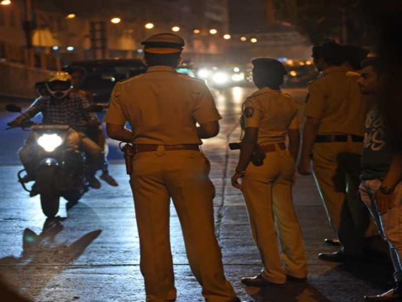 Maharashtra Lockdown: Police ready for strict restrictions, curfew of private vehicles | Maharashtra Lockdown : कडक निर्बंधांसाठी पोलीस यंत्रणा सज्ज, संचारबंदीत खासगी वाहनांची होणार झाडाझडती