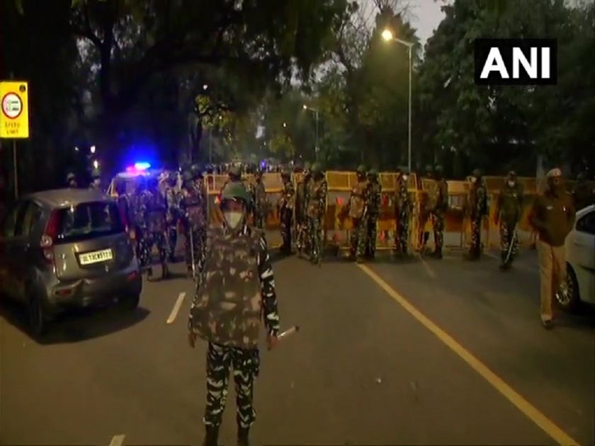 Explosion near Israeli embassy in Delhi windscreen of several cars damaged police spacial team on spot | दिल्लीतील इस्रायलच्या दुतावासाजवळ स्फोट; पोलिसांचं विशेष पथक घटनास्थळी
