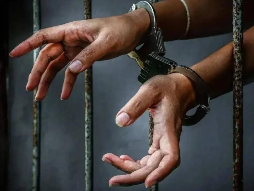Accused in the crime of theft committed suicide in lockup | चोरीच्या गुन्ह्यातील आरोपीची लॉकअपमध्ये आत्महत्या, ९ मार्चपर्यंत पोलीस कोठडी होती