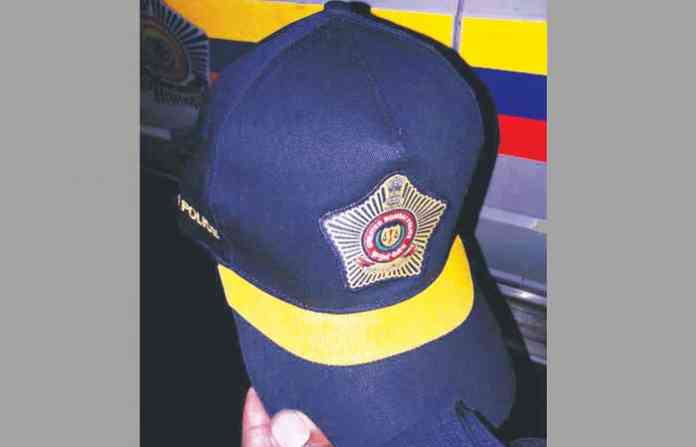 Baseball Like Cap Included In The Uniform Of Maharashtra Police | पोलीस कर्मचाऱ्यांचा गणवेश आता रुबाबदार !