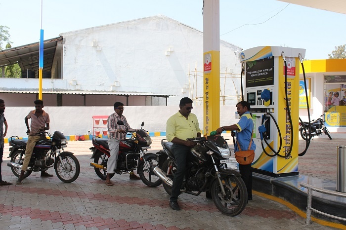 24 hour service of police petrol pump in Kolhapur | कोल्हापूरात पोलिसांच्या पेट्रोल पंपाची २४ तास सेवा