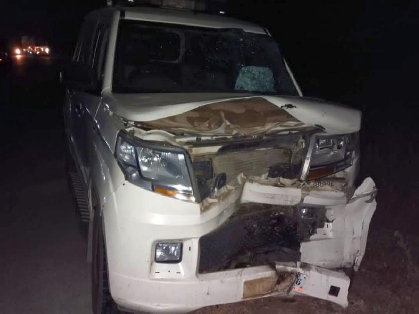 Accident of police vehicle on Nagpur-Tuljapur road; driver injured | हिवाळी अधिवेशनासाठी निघालेल्या पोलिस वाहनाला अपघात, चालक जखमी