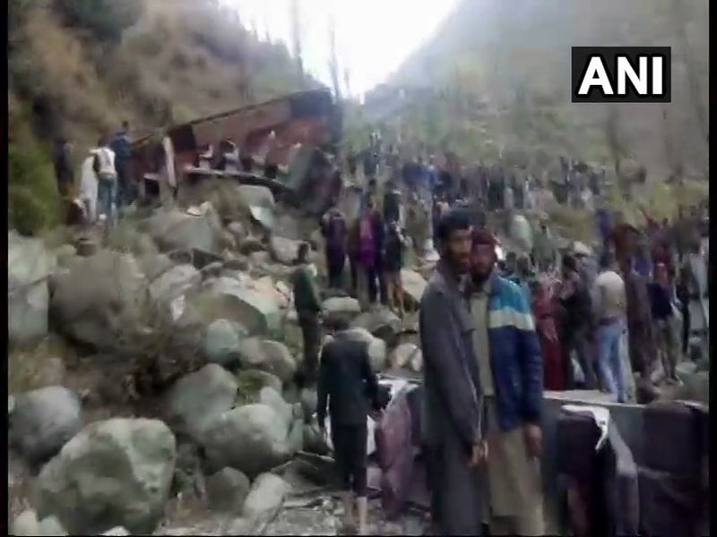 JammuAndKashmir: At least 11 dead after a bus skidded off the road and fell into a deep gorge in Plera in Mandi | Jammu Kashmir : पूंछमध्ये बस दरीत कोसळून 11 जणांचा मृत्यू