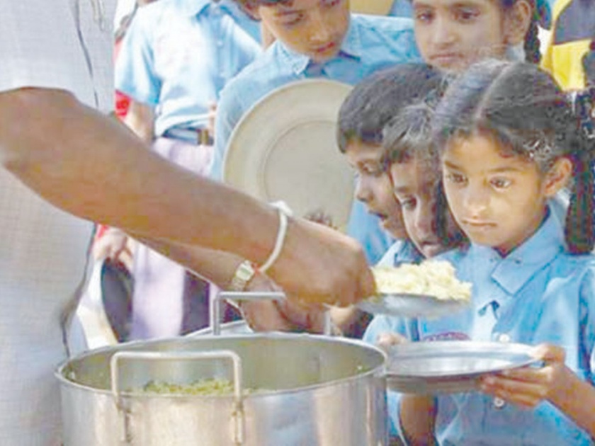 School nutrition workers must pay Rs 18,000; The demand for the item | शालेय पोषण आहार कर्मचाऱ्यांना हवे १८,००० रुपये मानधन; आयटकची मागणी