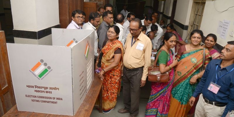 Maharashtra Assembly Election 2019: Election Officers 'Postal Ballet' Voting Starts | Maharashtra Assembly Election 2019 : निवडणूक अधिकाऱ्यांच्या 'पोस्टल बॅलेट' मतदानास सुरुवात