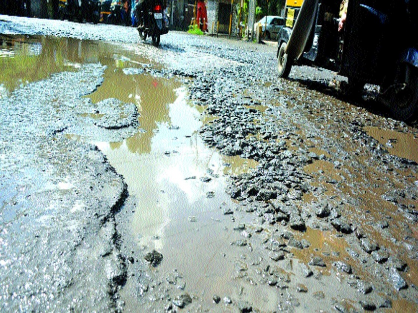 Road conditions in Thane, Palghar and Raigad in very bad | ठाणे, पालघर, रायगडमध्ये रस्त्यांची दुरवस्था, खड्डे असूनही टोलवसुली दोन्ही जिल्ह्यांत सुरूच