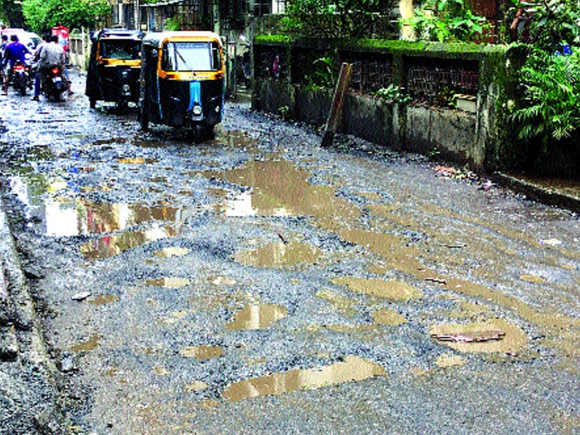KDMC's125 crore in 'potholes' in last four years, need for concreteization of roads | केडीएमसीचे चार वर्षांत १२५ कोटी ‘खड्ड्यांत’, रस्त्यांच्या काँक्रिटीकरणाची गरज